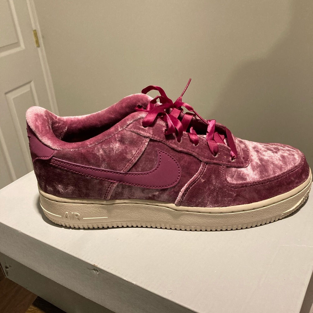 Nike Air Force 1 LV8 Fashion